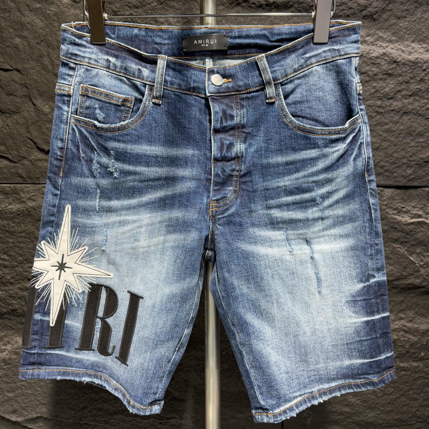AMIRI 